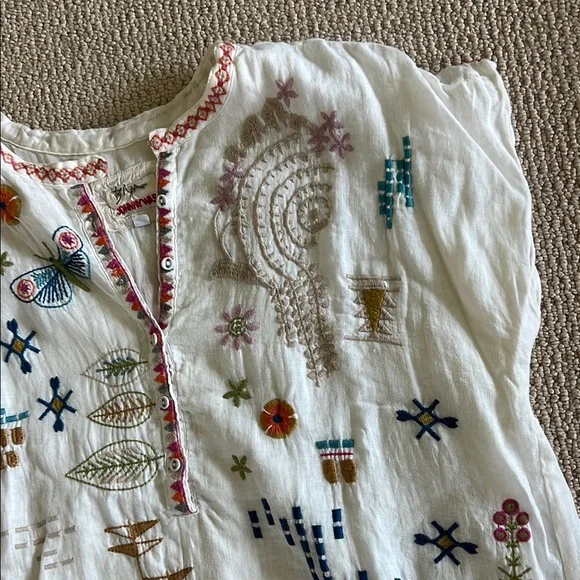 Johnny Was Embroidered White Shift Dress - Picture 4 of 6